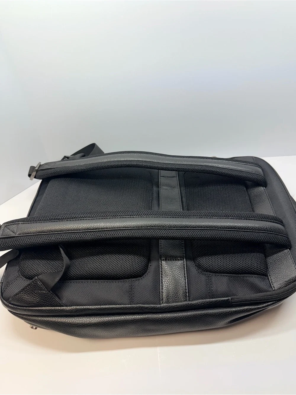 NEW Samsonite Classic Leather Business Backpack Black 15.6” Laptop Bag